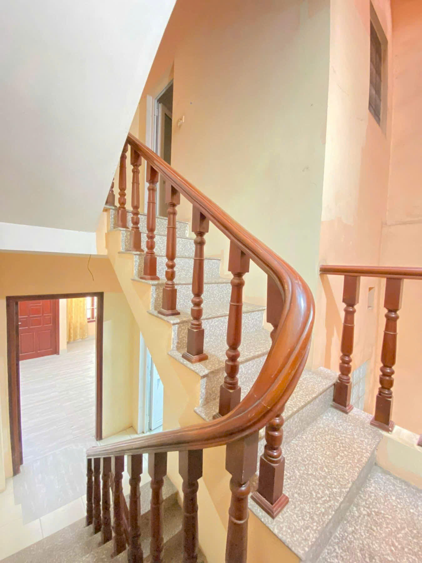 Cho thuê nhà nguyên căn ngõ 165 Giáp Bát, 5 tầng x 38m2, 3 ngủ, 4 WC, 11 Triệu ở sinh viên, gđ... - Ảnh 2